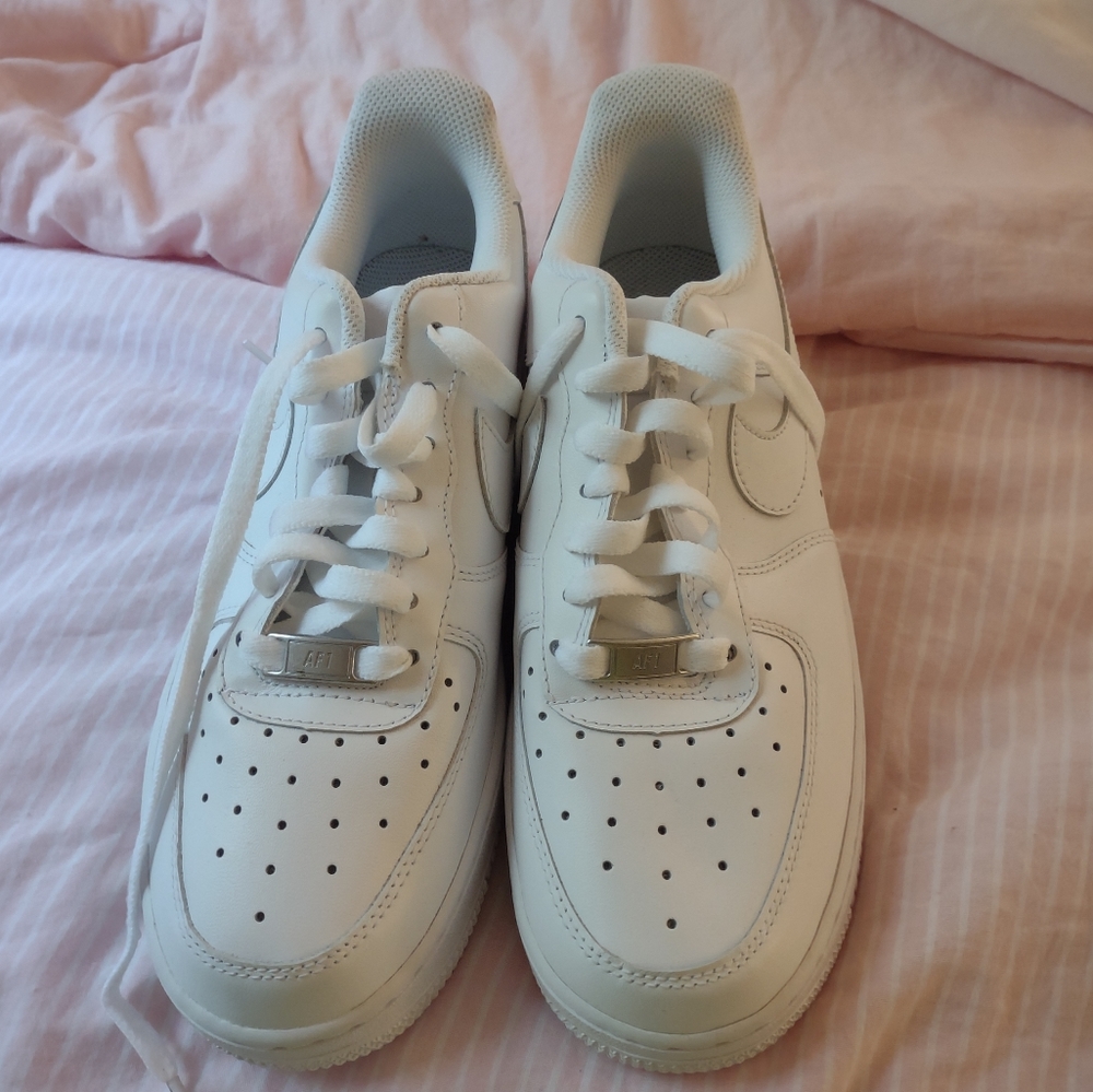 Nike Air force ones white never been wear.